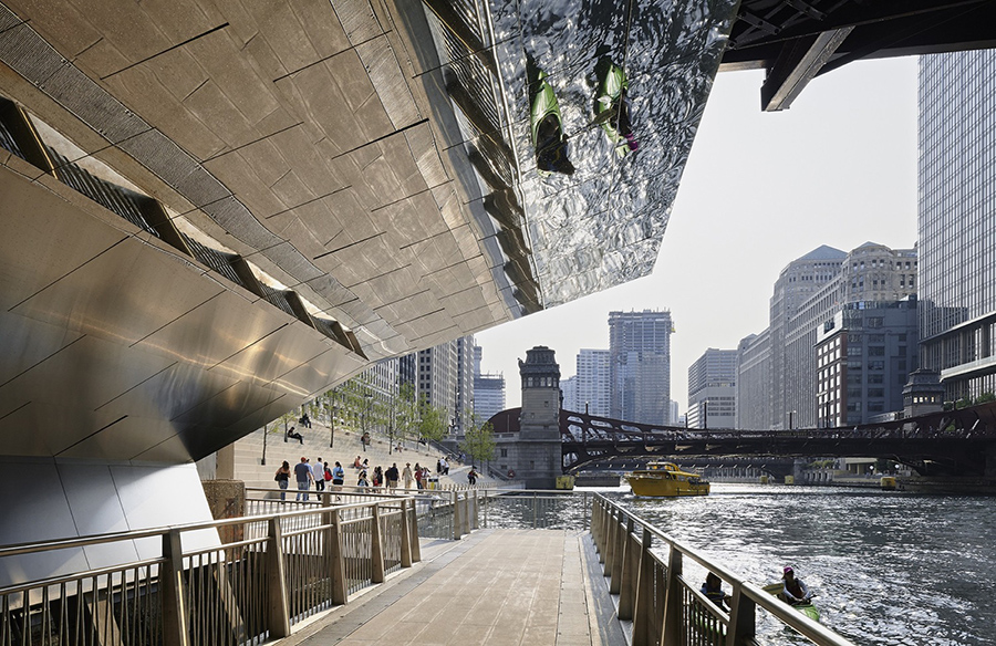Transforming Urban Spaces: The Chicago Riverwalk
