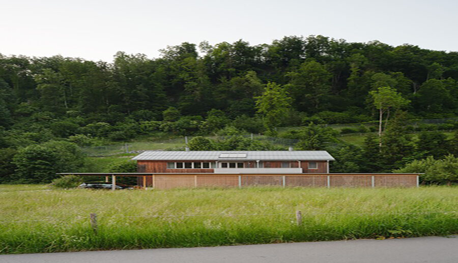 Harmonizing Architecture with Nature: The Pool House in Schepfau, Austria