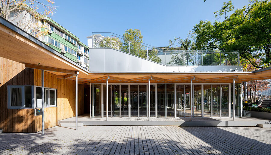 Sustainable Urban Connectivity: Service Station in Front of Putuo Park