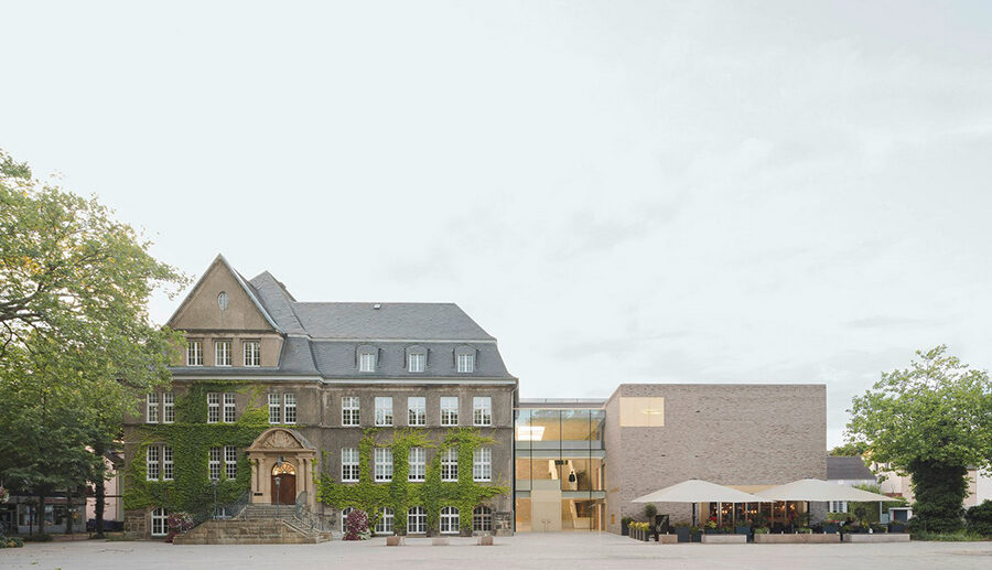 Harmonizing Heritage and Modernity: Town Hall Extension in Holzwickede